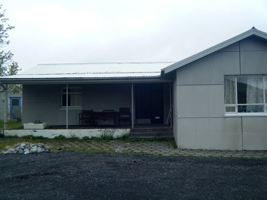 in dem Haus wohnen wir