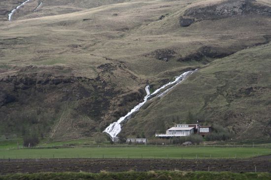 schoener Wasserfall unterwegs