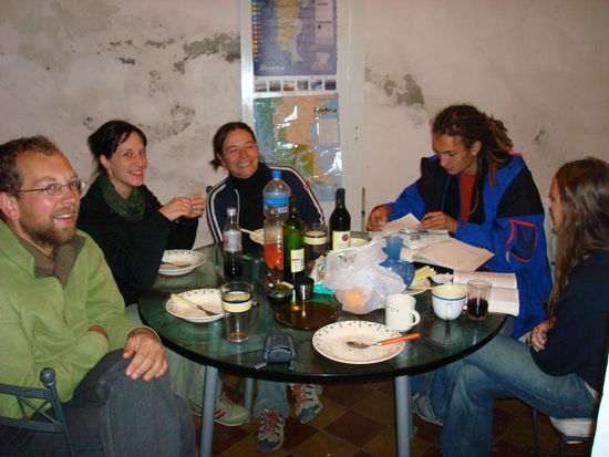 Bei Stef zuhause (Stef, ich, Carol, Bschamek, Lauren)