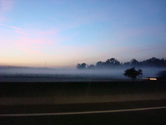 morgens auf dem Weg zum Flughafen