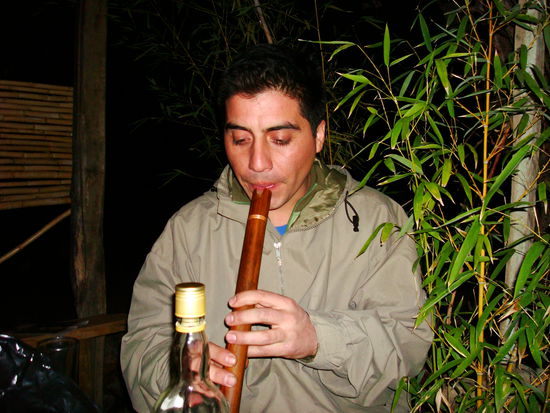 Cesar hat Floete gespielt. Die Floete hat den Abend leider nicht ueberlebt...