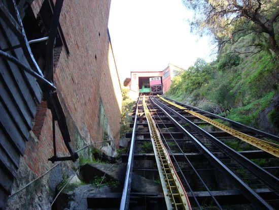 einer der Aufzuege in Valparaíso