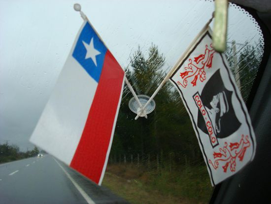 Chi-Chi-Chi--le-le-le
ColoColo es Chile!!!!! Mussten wir lernen, da wir mit einem absoluten ColoColo Fan unterwegs waren
