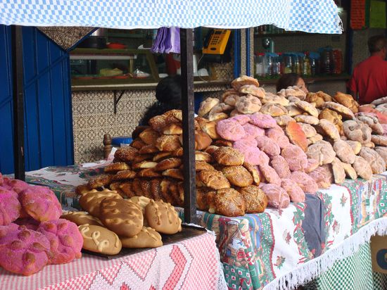 Pan de muerto, gezuckertes Brot wird vor und während dem Totentag überall verkauft