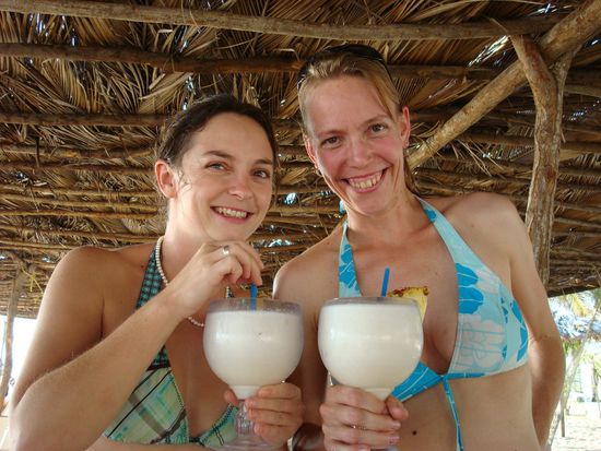 Conny und Anita und 2 Piña Colada...