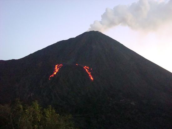 das Lava konnte man dann durch die Daemmerung immer besser sehen