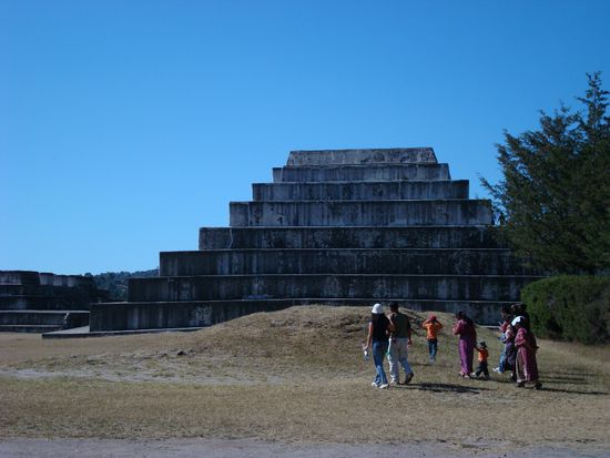 die Pyramiden in Zaculeu, naehe Huehuetenango