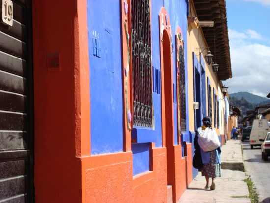 die bunt bemalten Haueser