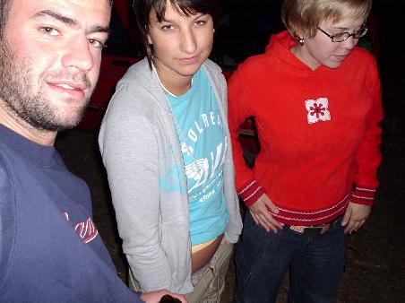 Pose!