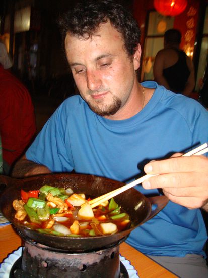 Das chinesische Essen bekommt Marco besser. Die Portionen sind riesig und man muss nie Angst haben, dass man verhungert.