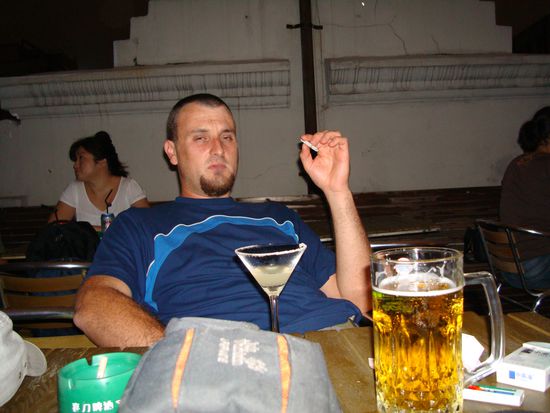 So sieht ein Leben ohne Arbeit aus...
Margherita, Bier und Zigis... Das isch e Lebe 