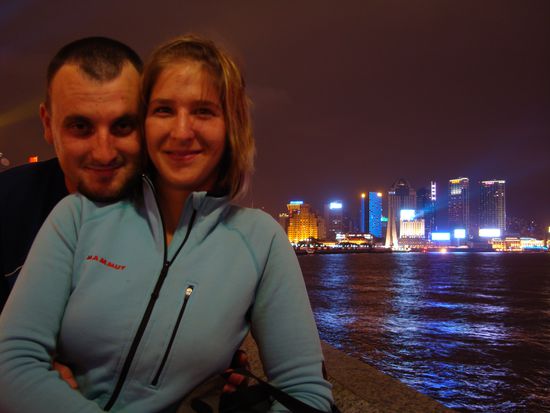 Eines der vielen Skyline Pics (im Hintergrund... , ein mini Stativ lohnt sich auf jeden Fall mitzunehmen)