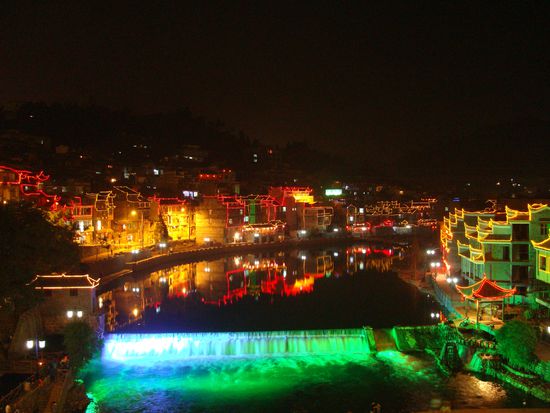 Fenghuang by night