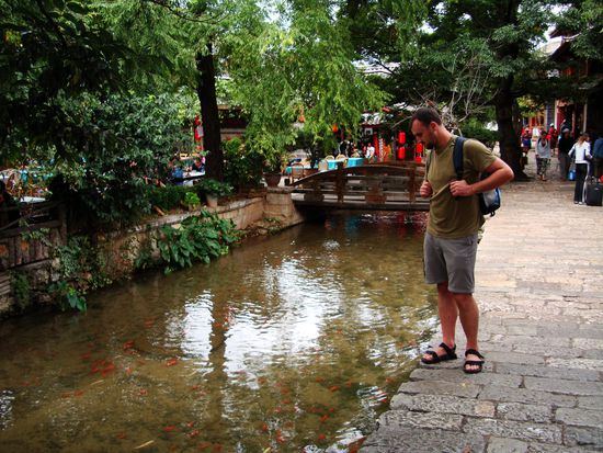Marcos Blick sagt alles....die Fische koennen froh sein, dass er seine Angelrute schon nach Hause gschickt hat.