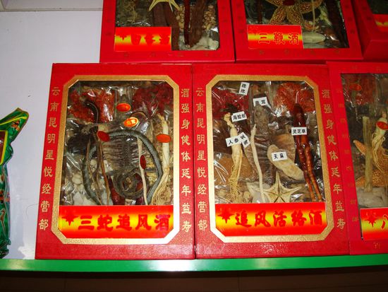 Wir haetten Adi fast ein Paeckchen geschickt, als Dank fuer seine Hilfe...waren aber nicht sicher, ob es durch den Zoll kommt