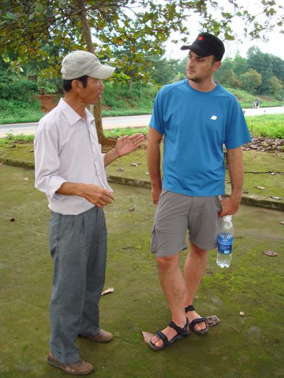 Marco konzentriert am Zuhoeren!