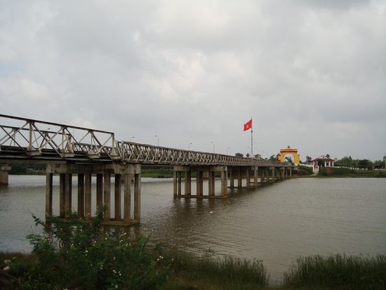 Die Bruecke, Grenze, zwischen Norden und Sueden.