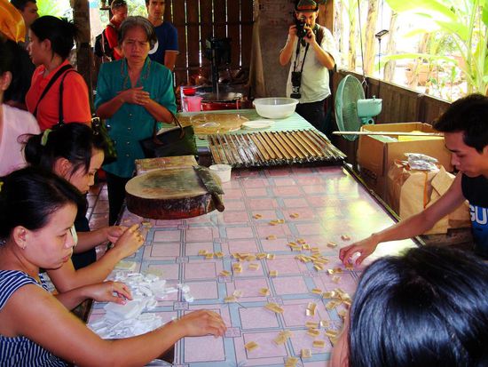 So sieht eine vietnamesische Coconutcandy-Farm aus!