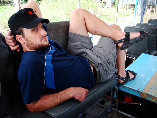 Faulenzen und geniessen auf dem Boot