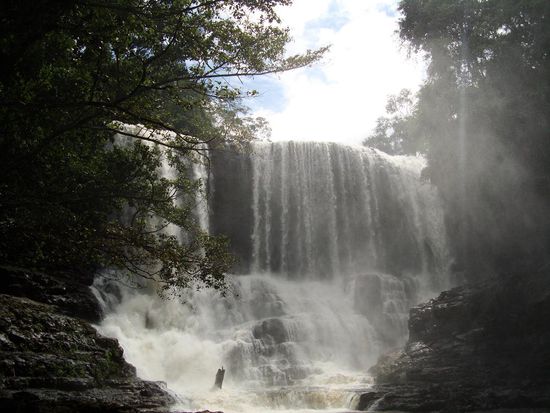 Bu Sra Wasserfall, einer der Groessten in Kambodscha.