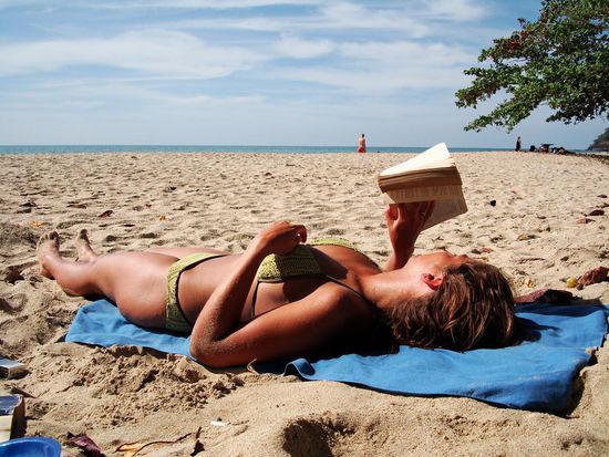 ... lesen und in der Sonne bruzzeln