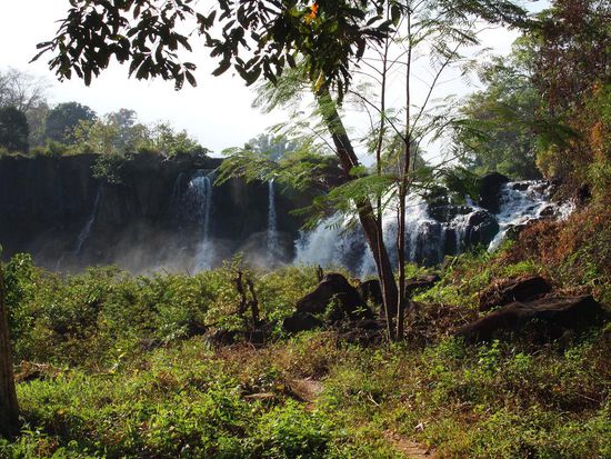 Der Wasserfall gleich bei unseren Bungalows!