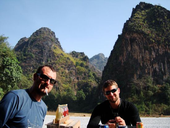 Nach der anstrengenden Hoehlentour gabs ein erfrischendens Mirinda (Nein kein Bier, sondern Limonade)!