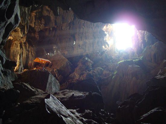 Was fuer eine riesige Hoehle