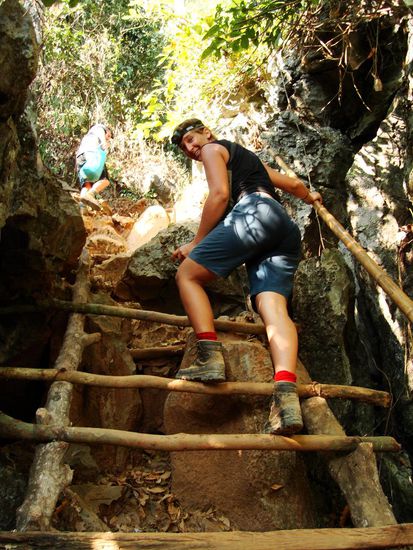 Der anstrengende Aufstieg zur Hoehle