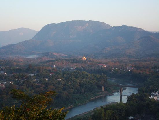 Blick auf ein weiters Vat ausserhalb der Stadt.