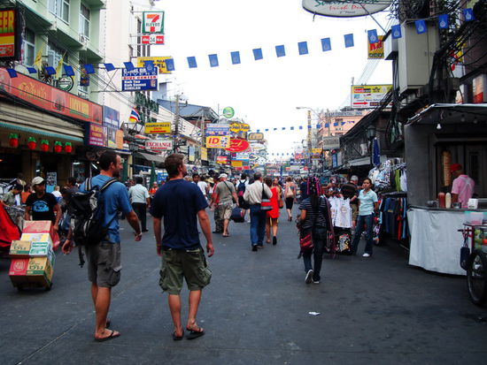 Zurueck in der Khao San Road