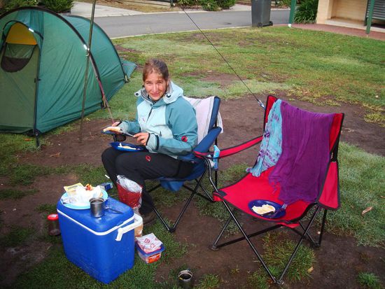 Geburi-Fruehstueck in vollmontur!