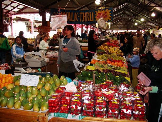 Der riesige Fruechtemarkt