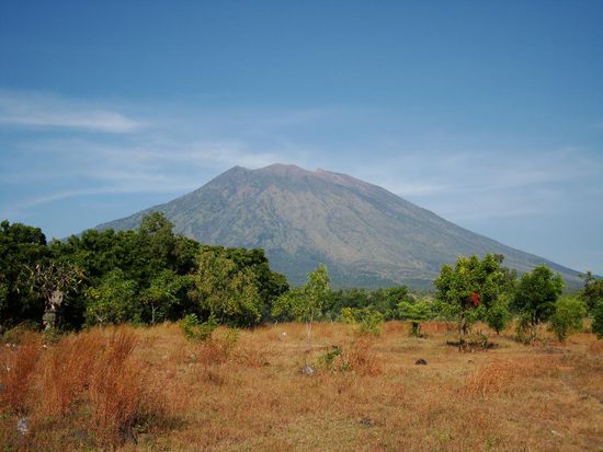 Aussicht auf den Gunnung Agung Vulkan von Tulamben aus