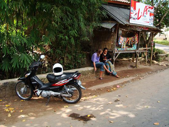 Kurzer Stopp, um nach dem Weg zu fragen.