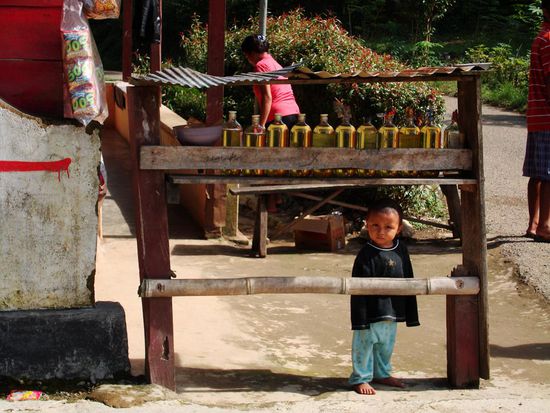 Natuerlich findet man auch hier die Minitankstellen am Wegrand