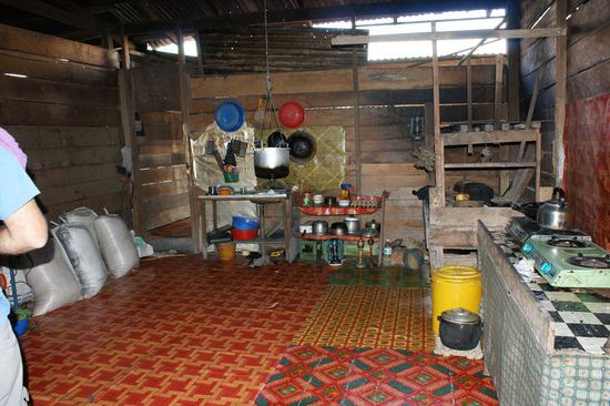 Die Kueche in einer "Longhouseparzelle"
