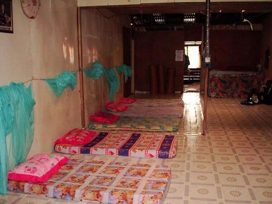 Unser Nachtlager im Longhouse. Yeah Matrazen und sogar Kopfkissen und was fuer haerzige 