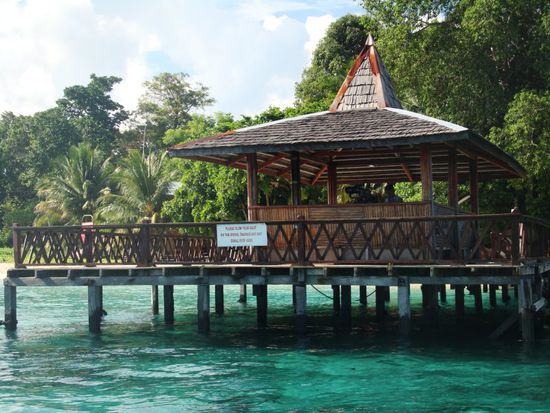 Hier musste man sich vor dem Tauchen registrieren, was aber unser Guide fuer uns machte 