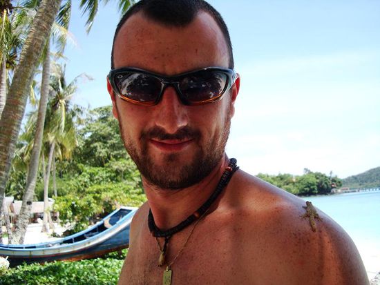 Marco mit seinem neuen Kumpel auf der Schulter