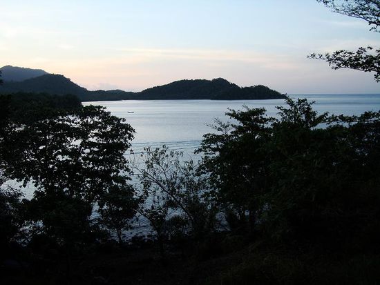 Kaputt vom vielen Tauchen genossen wir die Abendstimmung vom Bungalow aus!