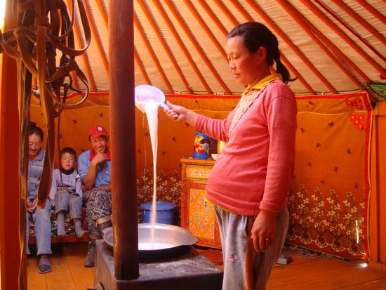 Im Ger, selbst Tee kochen scheint hier hoch spirituel...