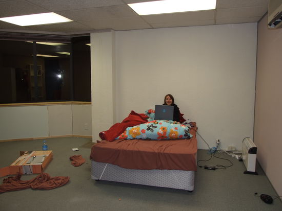 mein Zimmer, schön groß und schön leer - sehr wohnlich 