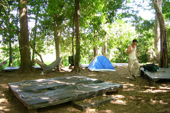 NOCH steht das Zelt dort ...