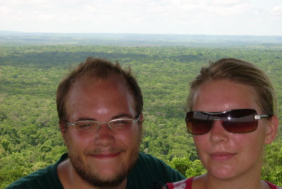 Tim, warum denn die Nahaufnahme? Wir wollten doch den Dschungel drauf haben und nicht uns ...