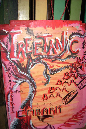 DER Ort fuer mehr als nur trinken &amp; quatschen, denn das gesamte Grundstueck ist ein einziges Kunstwerk