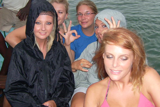 Tauchersprache ... alles i.O. obwohl der Seegang in dem kleinen Boot wirklich spuerbar war ... es wurde so manchesmal tief eingeatmet bzw. eine in der Naehe liegende Hand ergriffen!