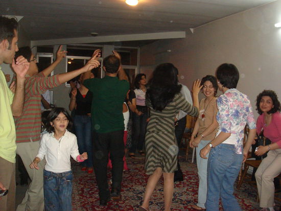 Iranischer Breakdance auf dem Perserteppich