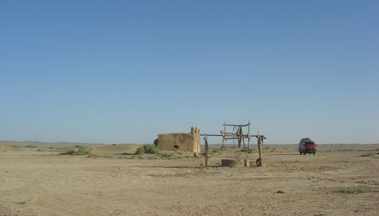 Wüsenbrunnen in Baluchistan. Erstaunlich wie salzig das Wasser in den Wüsten ist!