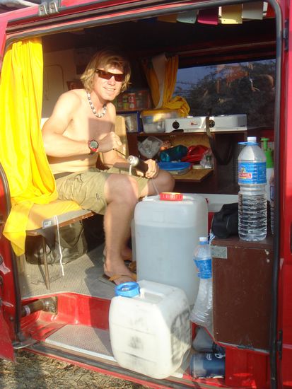 ...schwitz, schwitz..Tankwart Berny im Einsatz